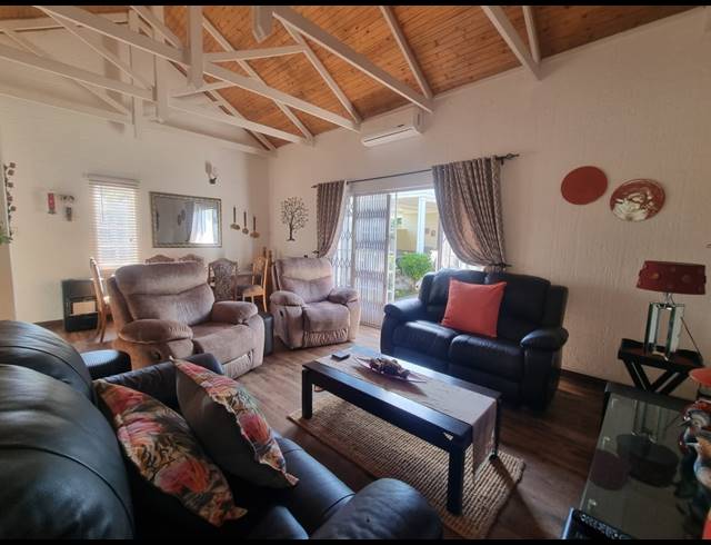 3 BEDROOM TOWNHOUSE FOR SALE IN VANDERBIJLPARK SW 5